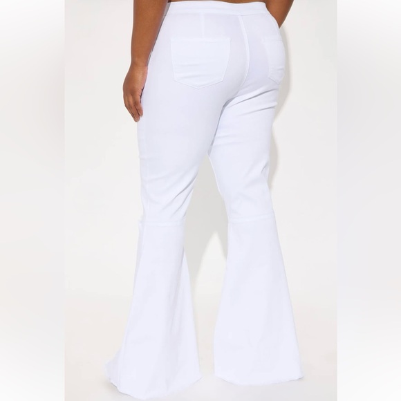 Fashion Nova Mystery Solved Extreme Bell Bottom Jeans- NWT - Picture 2 of 6